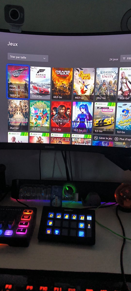 Calhicksco's tweet photo. C'est une petite feature ajoutée par @XBOX mais le fait de mettre ses jeux en mode "affiche" est plutôt agréable 
#xbox #gamer #gaming https://t.co/7AsLTrz5sI