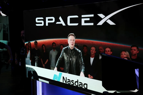 LongViewPlan's tweet photo. SpaceX is coming to a mutual fund or 401(k) near you. https://t.co/jx4XtrGjae https://t.co/Gvw2xR7coz