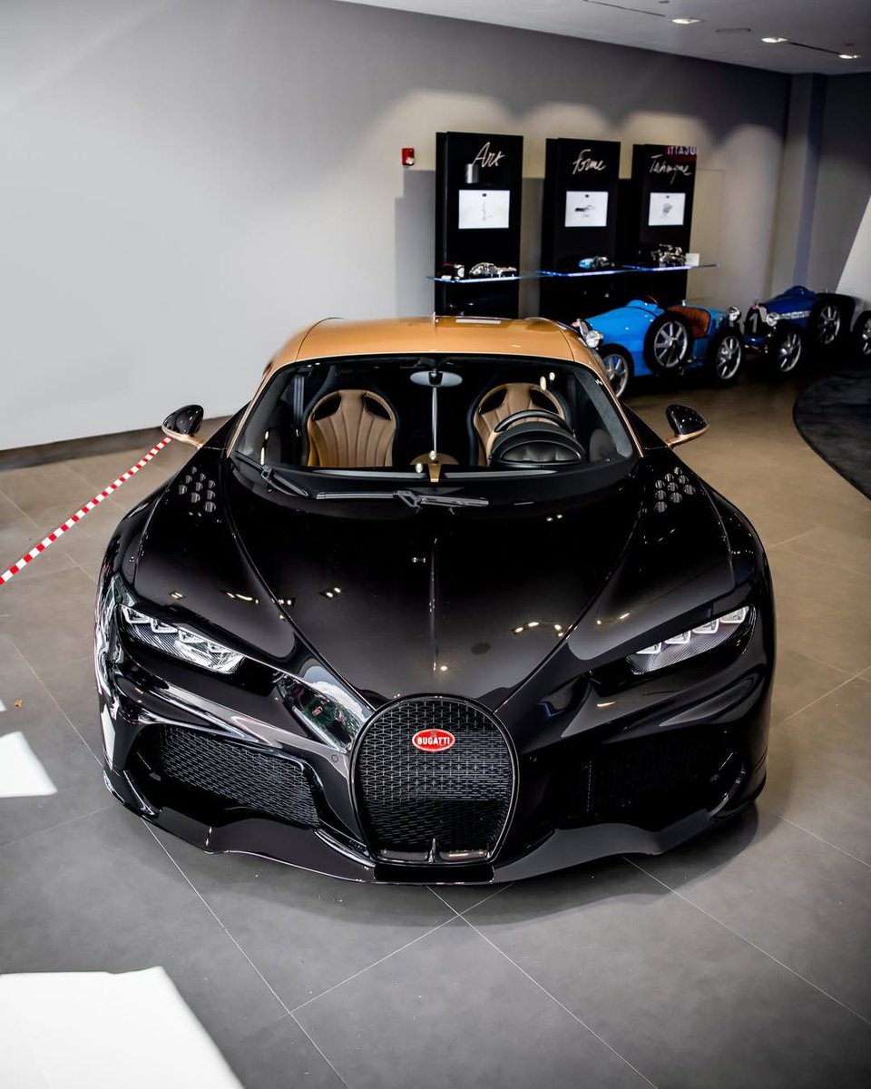 competitionreal's tweet photo. Bugatti Chiron Super Sport Golden Era 🔥 https://t.co/GPh2jn7C9f