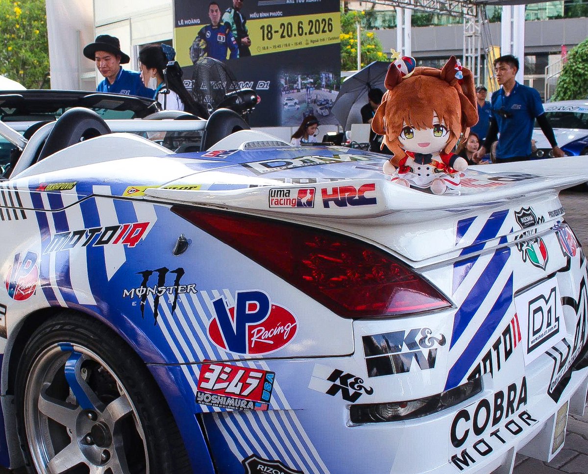 DanielWhiskey69's tweet photo. 350Z UMA/RACING 

#umamusume https://t.co/5QatEuP0xC