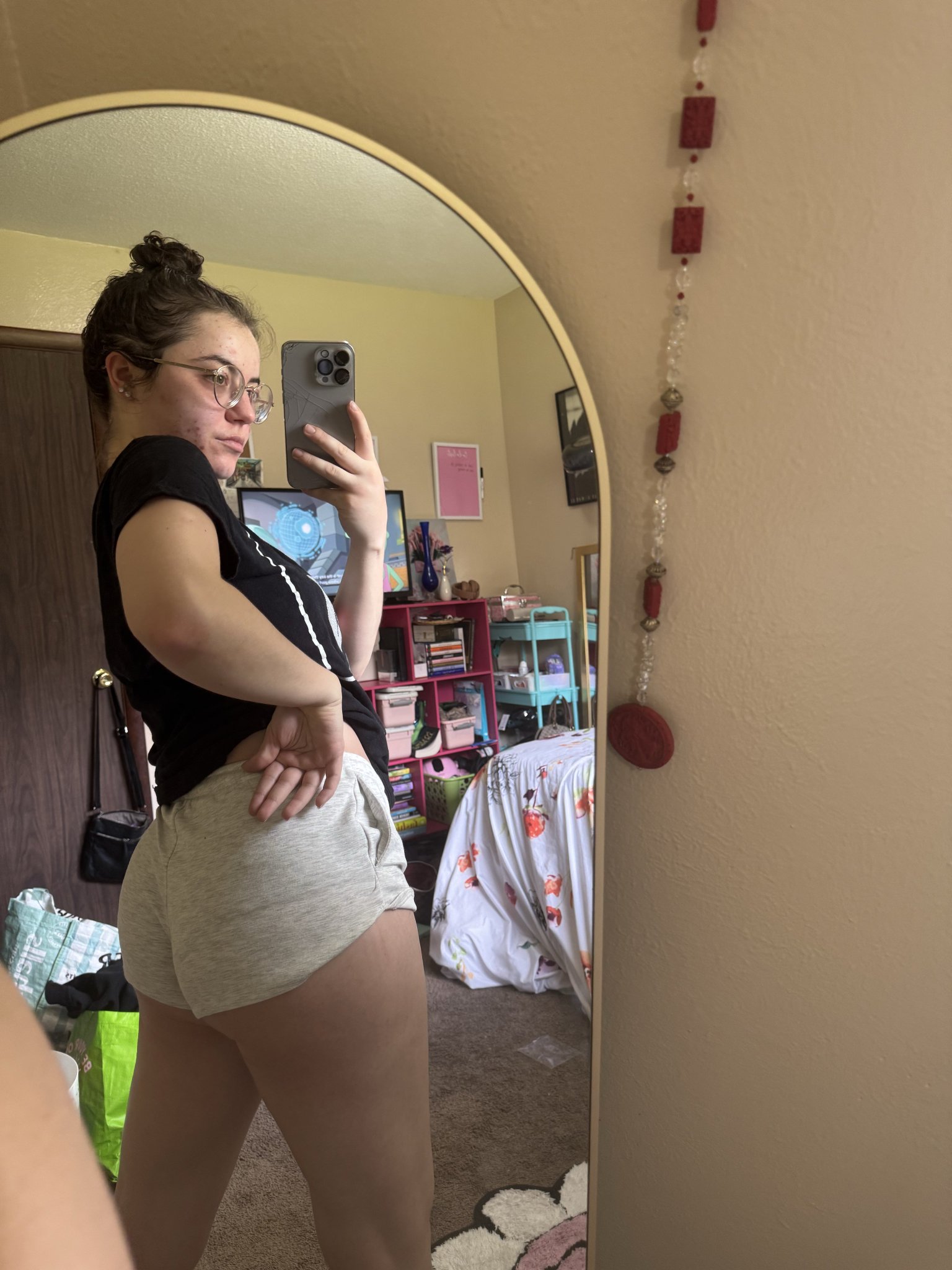 4 pic. BUH BUH BOOOTAY https://t.co/8qDL6MVeu2
