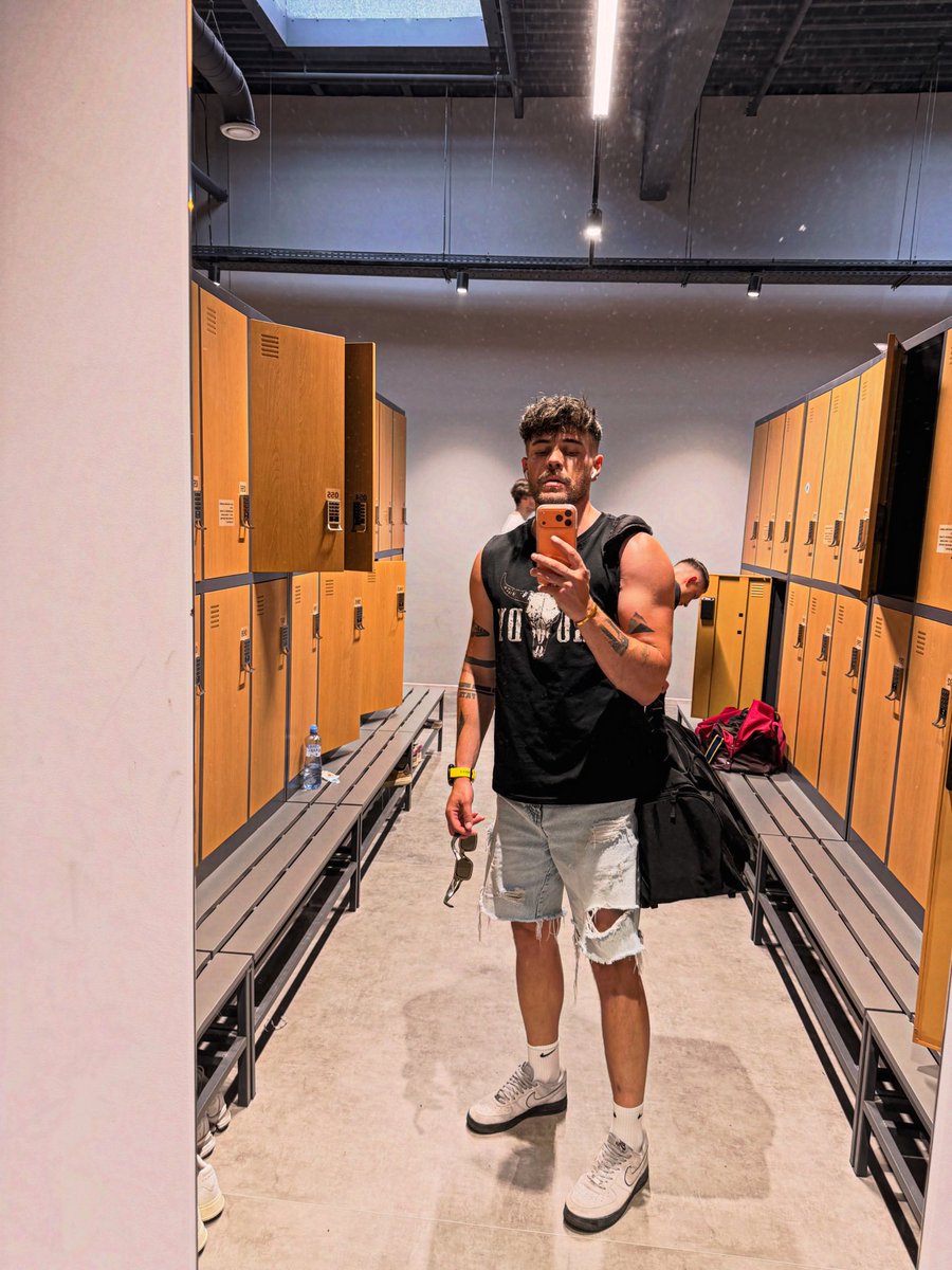 Hungskaterox's tweet photo. #pumpday https://t.co/O0Ull4mH1v