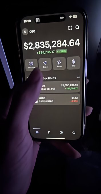 1000xgirl's tweet photo. Drop your 
$SOL

 address 👀

I'm making a list🤫 https://t.co/zZzEvdN2jc