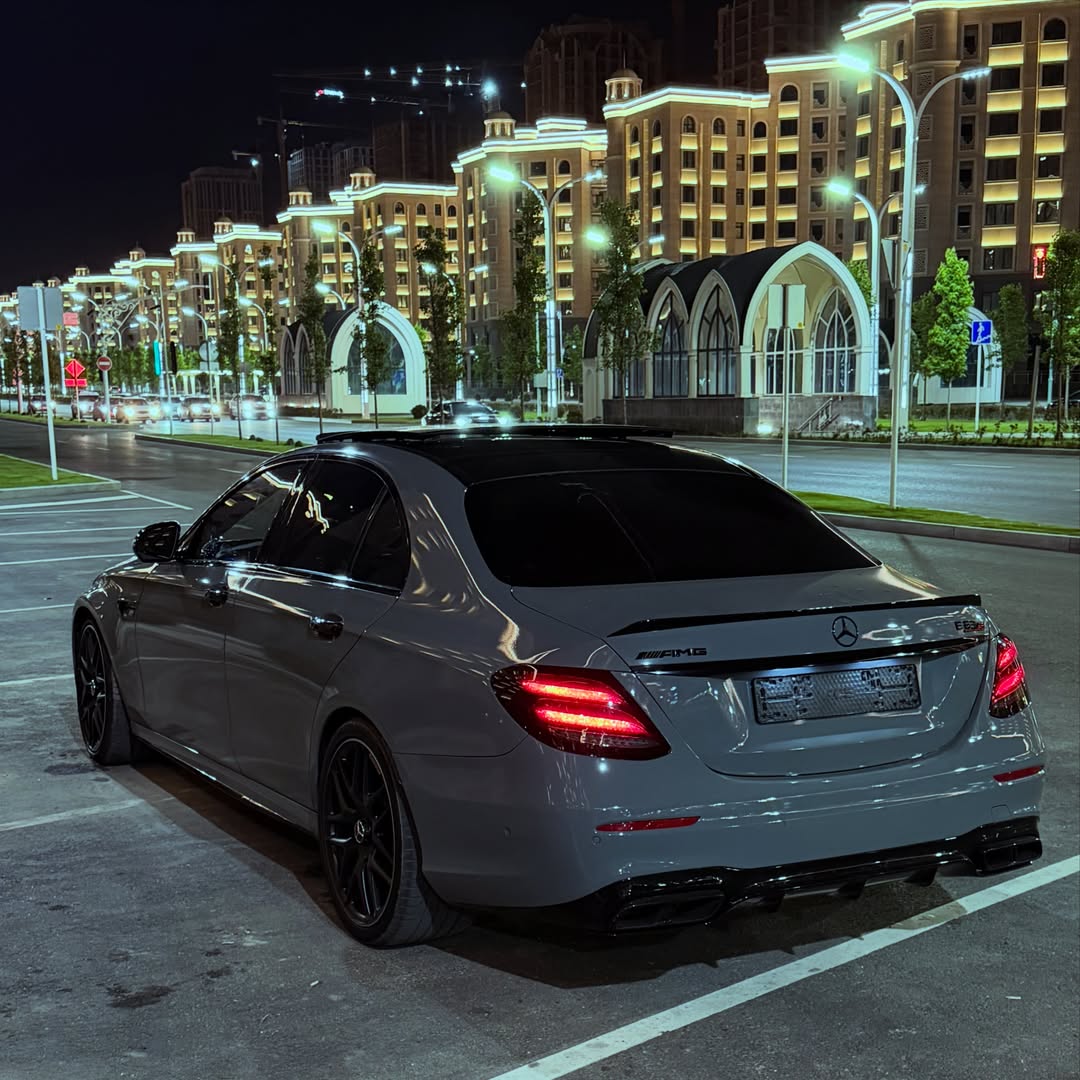nocarcontext's tweet photo. MERCEDES-BENZ E63S 🩶🩶 https://t.co/XGjOKSGvFw