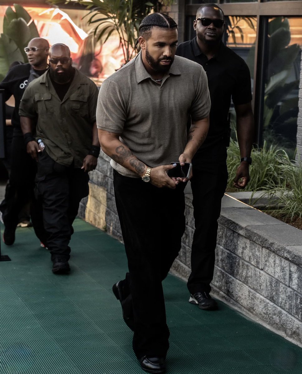DrakeChart tweet picture