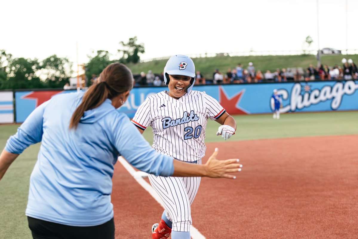 AUSL_Bandits's tweet photo. two homers in the 7th for a walkoff series win? yeah, that was pretty epic y’all 🤠 https://t.co/Rm0b6PqjyW