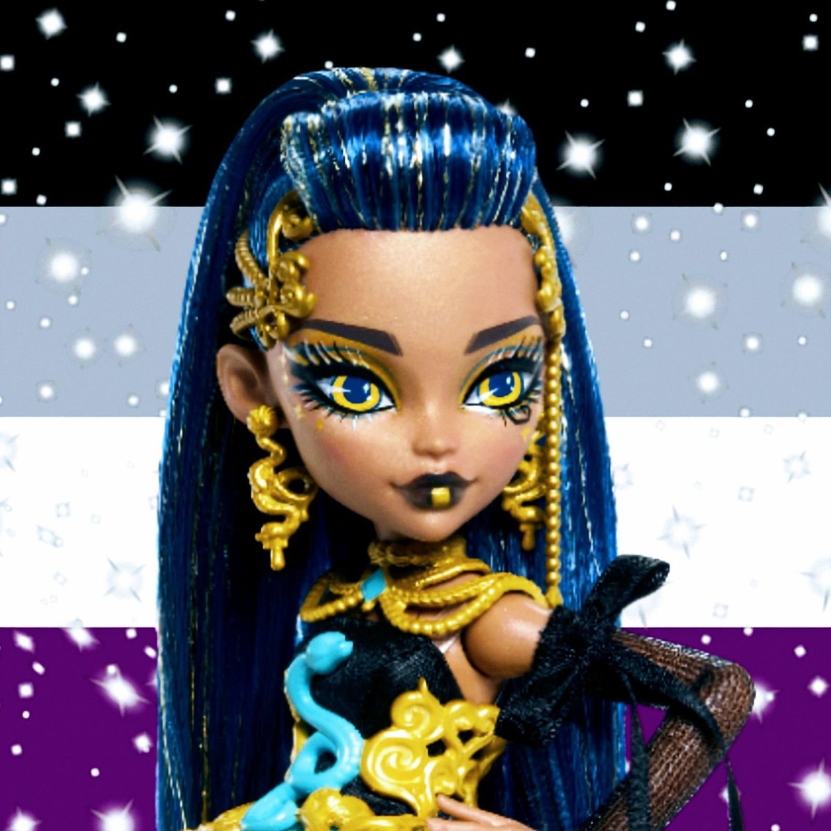 Random_Human333's tweet photo. 🌈Monster High Pride Edits🌈
#MonsterHigh #MonsterHighDolls #MonsterHighGeneration3 #MonsterHighG3 #ScarySweetBirthday #CleoDeNile #Edit https://t.co/nwRyFvD4Bf