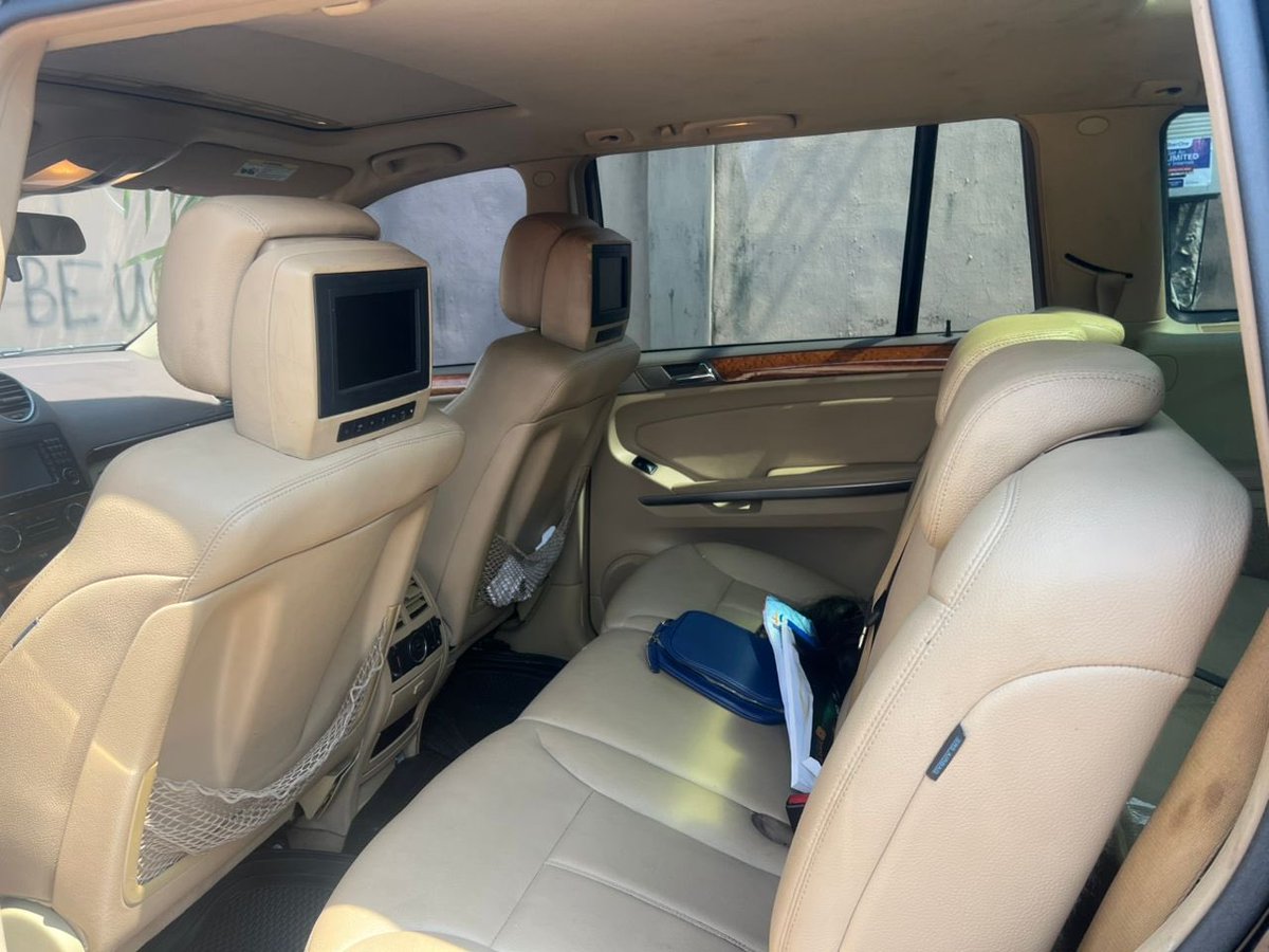 DeekayRotimi's tweet photo. 2008 Mercedes Benz GL 450 for Sale. Perfect condition 
Dm for price https://t.co/30ymydvh6k