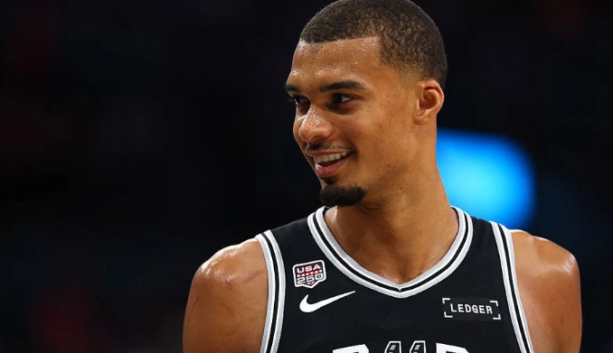 KABBFOX29's tweet photo. MAX EXTENSION | Spurs, Wembanyama closing in on massive rookie max extension that could top $300 million https://t.co/2tdbVfnfi1 https://t.co/sQionCo8KH