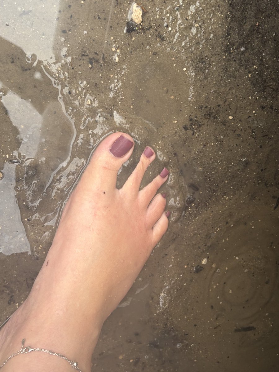 PrettyBigPrint's tweet photo. One muddy step, one unforgettable footprint. Looks like I left my mark. 😉👣 https://t.co/U2q1aDJJs3