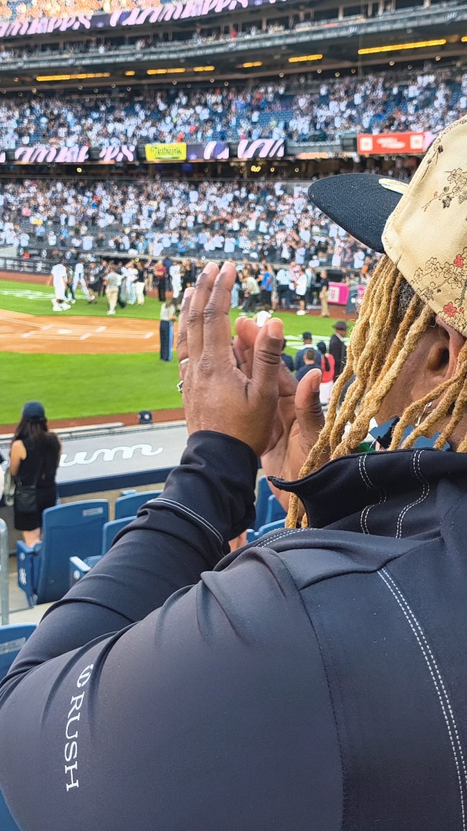 TheRealSoxChic's tweet photo. πͺ Let's avoid the sweep boys & walk out of here heads up, all is not lost, I got your backs, fronts, and sides πͺ LET'S GOOOOO π― #LGWS
#WhiteSox #SoxChic #Yankees #YankeeStadium #SoxChicExperience https://t.co/UiQSPtFuPa
