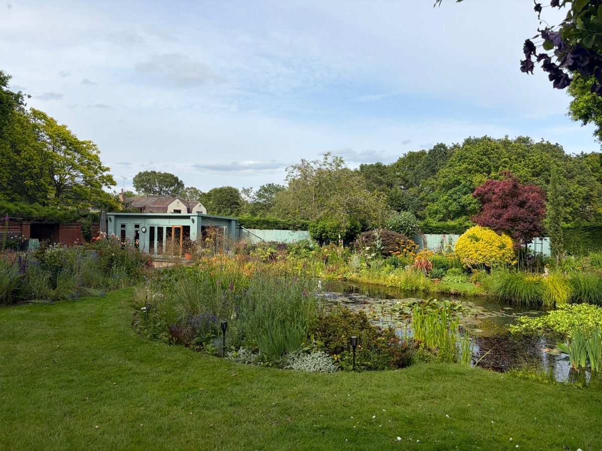 RicHolden's tweet photo. This Saturday is the #LittleBurstead Open Gardens: Burstead in Bloom. There are award winning gardens and stunning displays, and some amazing water features too.
You can purchase your tickets here: https://t.co/0dmVpXBhnP https://t.co/CAH06eW4FM