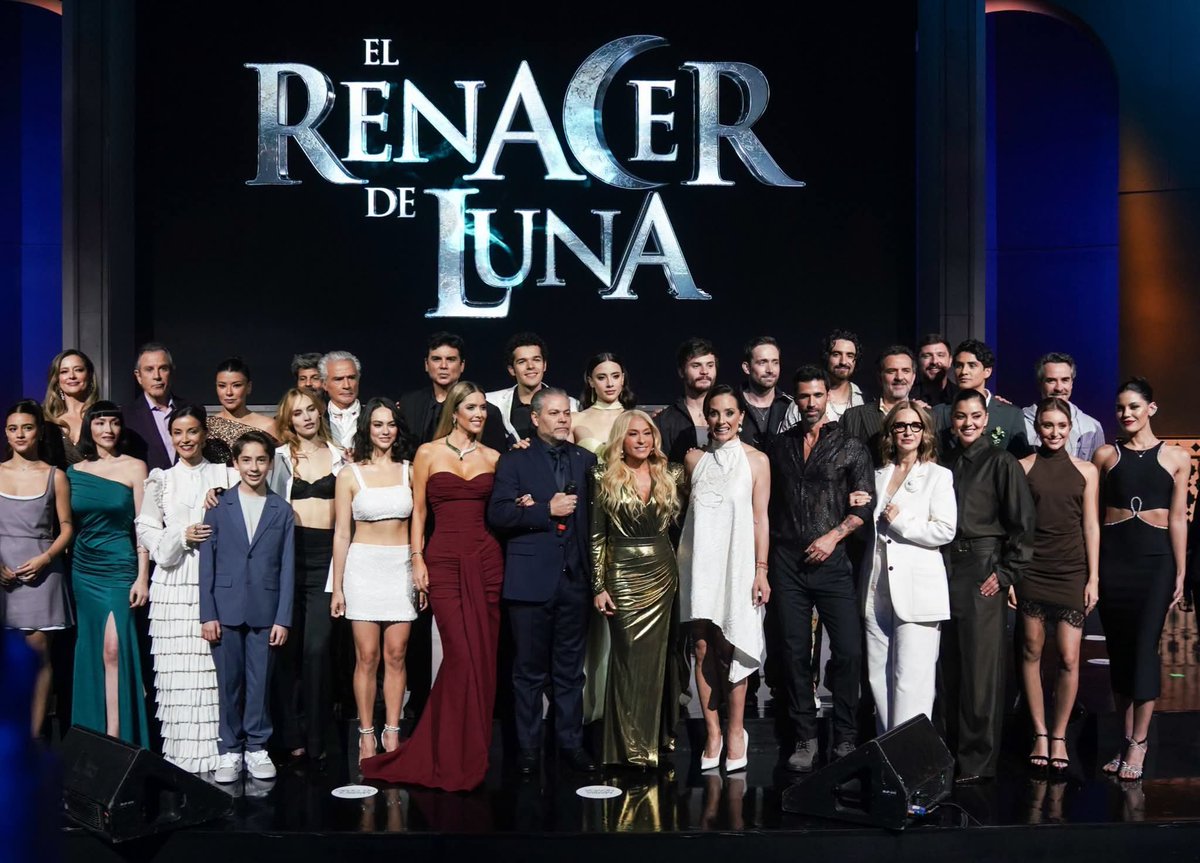 mundonoveleroof's tweet photo. ¡Todo listo para el estreno! 🚀
El elenco de #ElRenacerDeLuna se reunió para presentar este nuevo proyecto de #RoyRojas Una mezcla de experiencia y juventud en una trama que te atrapará. 📺✨
¡Te esperamos este 22 de junio 6:30 p.m. #ConLasEstrellas https://t.co/Wl0ceQKSSX