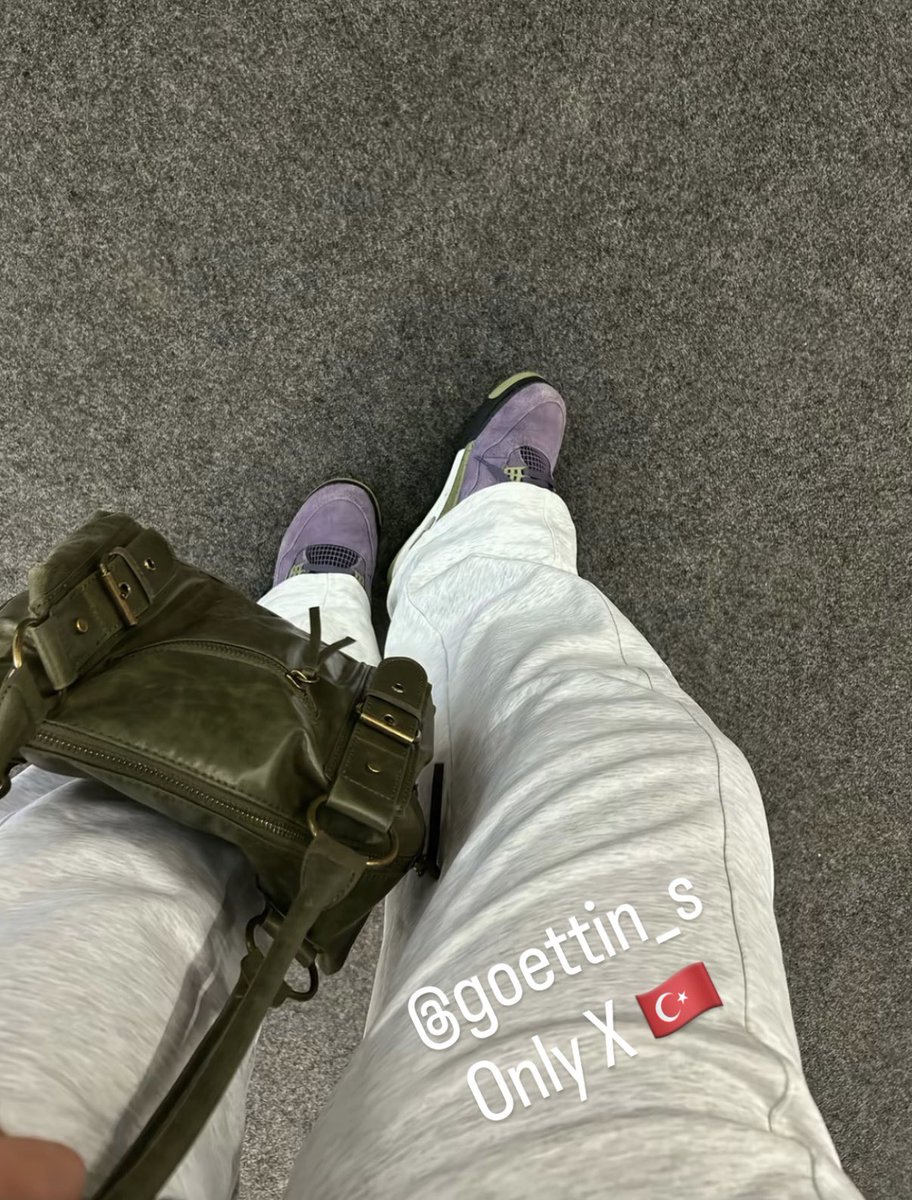 goettin_s's tweet photo. Kiss my Shoes Beta 😌💋

#findom #femdom https://t.co/tnZZ9HvDqe