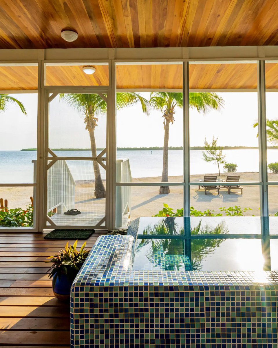 TurneffeResort's tweet photo. Viewing golden hour from the Sunset Villa, then slowly drifting into the pool, sounds like the kind of evening that makes you pause and picture yourself already here. ​ ​ 

Start planning your stay at https://t.co/6SXBG7IjXY. https://t.co/BnxVYwI1wv