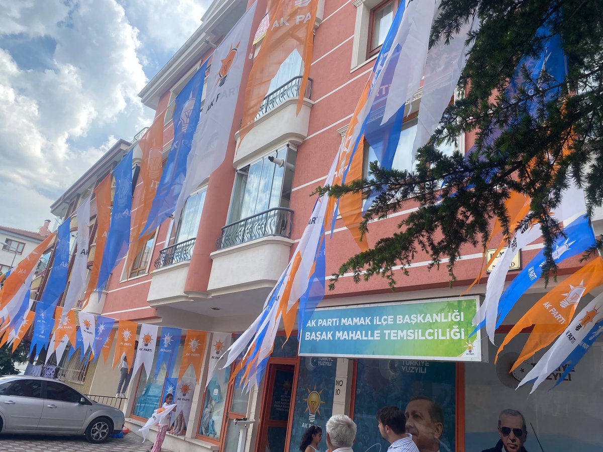 akgenclkmamak's tweet photo. 📍Başak Mahallesi 

Temsilciliğimizde bayraklama çalışmamızı gerçekleştirdik. https://t.co/UjFuwveBlD