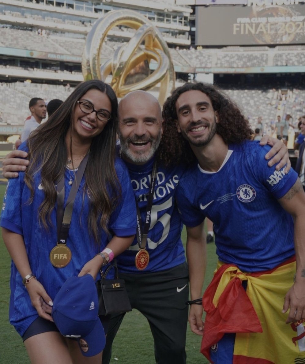 Perla_Londres's tweet photo. 👋🇪🇸 La despedida de Marc Cucurella en Chelsea:

“Estaba feliz en el Chelsea. Pero en la vida a veces necesitas cambiar y comienzas nuevos capítulos que no esperas

No es fácil dejar el Chelsea. Estoy muy agradecido por todo lo que el Chelsea me ha dado…  pero el paso que doy ahora es mayor: regreso a mi país y a un gran club”