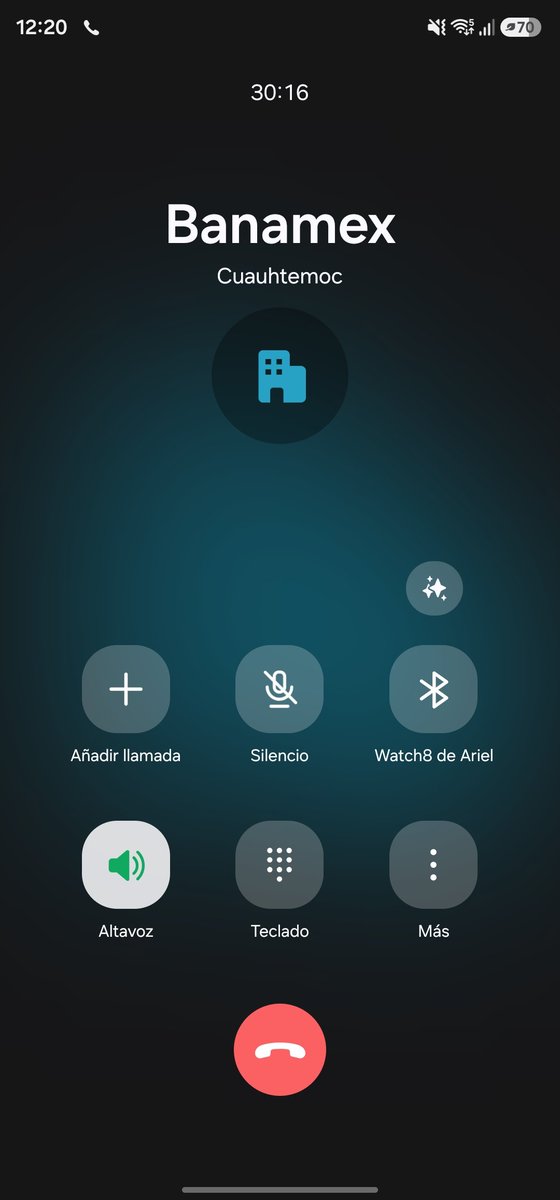 KrispyAriel's tweet photo. No puedo creer que lleve media hora esperando a que un ejecutivo me pueda atender. Pésimo 
@banamex https://t.co/YVEGYHpyqZ
