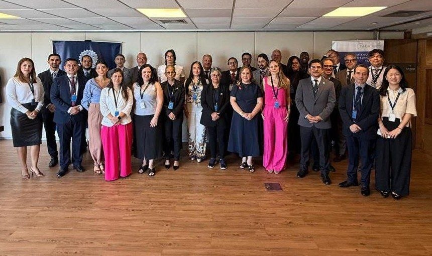CGRVenezuela's tweet photo. #CGR | La Contraloría General de la República Bolivariana de Venezuela participó en la reunión regional de expertos de América Latina sobre la medición de la eficacia de las agencias anticorrupción, realizado en la ciudad de Fortaleza-Brasil. 

1/2 https://t.co/wVrvAhqEsS