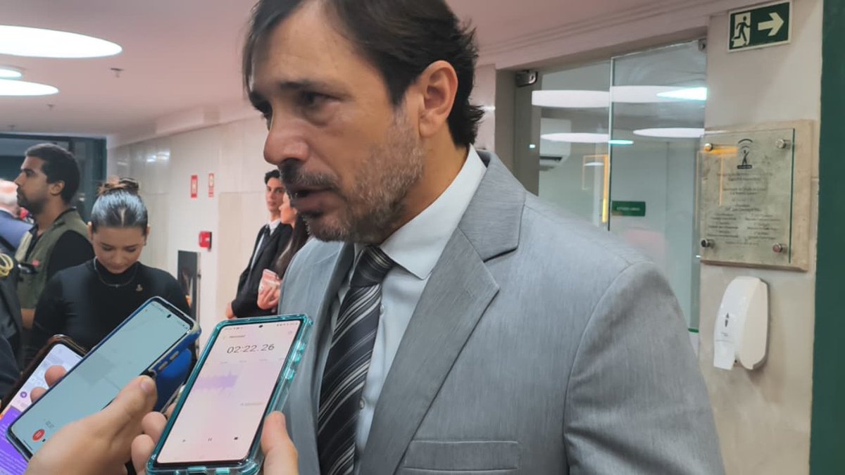 opovo's tweet photo. Líder de Elmano rebate Ciro sobre Educação: "Qual projeto de vocês?"
https://t.co/ZxRD4a6hSt

Tucano havia declarado que educação cearense foi impactada com redução de recursos em meio a reforma tributária e tese foi considerada falsa por parte de liderança

Via Vertical (@CCMazza)