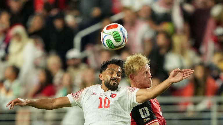 FootballFeedHub's tweet photo. FT: AUSTRIA 3 - 1 JORDAN 🇦🇹🇯🇴

Austria gets the job done in the World Cup! Arnautović seals it late! 🇦🇹🔥

🇦🇹 R. Schmid 20' 
🇯🇴 A. Iyad Olwan 50' 
🇦🇹 M. Arnautović 67' (P), 90+12' 
🇦🇹 Y. Abu Al-Arab 76' (O.G.)

#WorldCup #Austria #Jordan #Football #Arnautovic https://t.co/tertwkNuBP