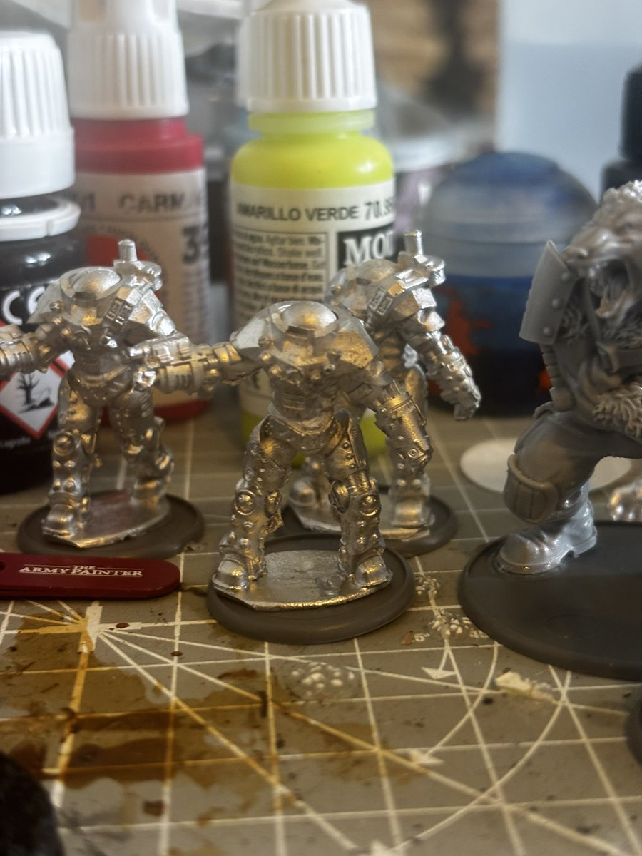 KerrickHobbys's tweet photo. Commissar Gregor Drugov and his Ursus bodyguard, as well as the power armor officers are now built.
#modelbuilding https://t.co/f1JAnIpNLJ