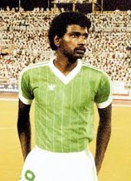 2218183224's tweet photo. #ماجد_عبدالله

بروزه التهديفي كان غالبًا أمام المنتخبات الأضعف أو الأقل من المنتخب السعودي مستوى  أما عندما يواجه منتخبات قريبة من مستوى المنتخب أو أقوى منه بقليل فتتراجع أرقامه التهديفية بشكل ملحوظ.

وأكبر مثال على ذلك تصفيات كأس العالم وهي الأهم بلا شك

خاض المنتخب خلال التصفيات التي شارك فيها ماجد عبدالله 32 مباراة شارك منها ماجد في 22 مباراة  وسجل خلالها 8 أهداف لا غير... اف اف!!!!! وجاءت في 6 مباريات..  اب اب اب!!!!

أي أنه فشل في التسجيل خلال 16 مباراة من أصل 22 مباراة شارك فيها ...ليه كذا ياماجد!!

8 أهداف في 22 مباراة بتصفيات كأس العالم!
يا ساتر... ارقام كارثية والأغرب أن البعض يصوّر لك وكأنه كان يكتسح المنتخبات القوية تهديفيًا! 😅