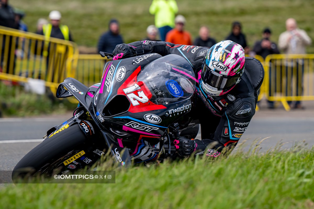 iomttpics's tweet photo. Ian Hutchinson on the Team RST BMW 1000RR #iomtt #iomttraces #ttraces #ttraces2026 #tt2026 #nikon #nikonz9 @rstmoto https://t.co/tIRQvQQQnM
