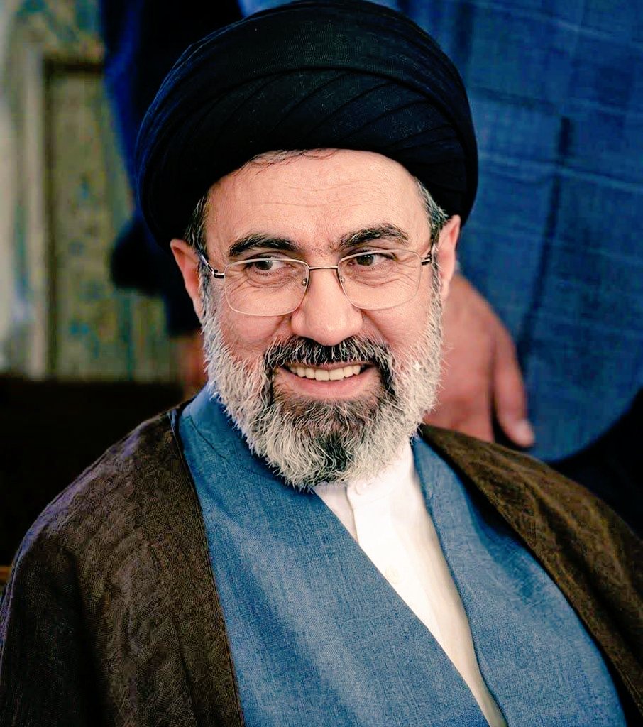 Mazloom2020's tweet photo. الحمدلله که ما جماعت به زعم شما (تندرو!) سمت درست تاریخ و در راستای منویات رهبری بودیم..
روسیاهیش هم بمونه برای عاشقان مذاکره با شیطان و قاتل امام شهید https://t.co/rhRHQDgX6S