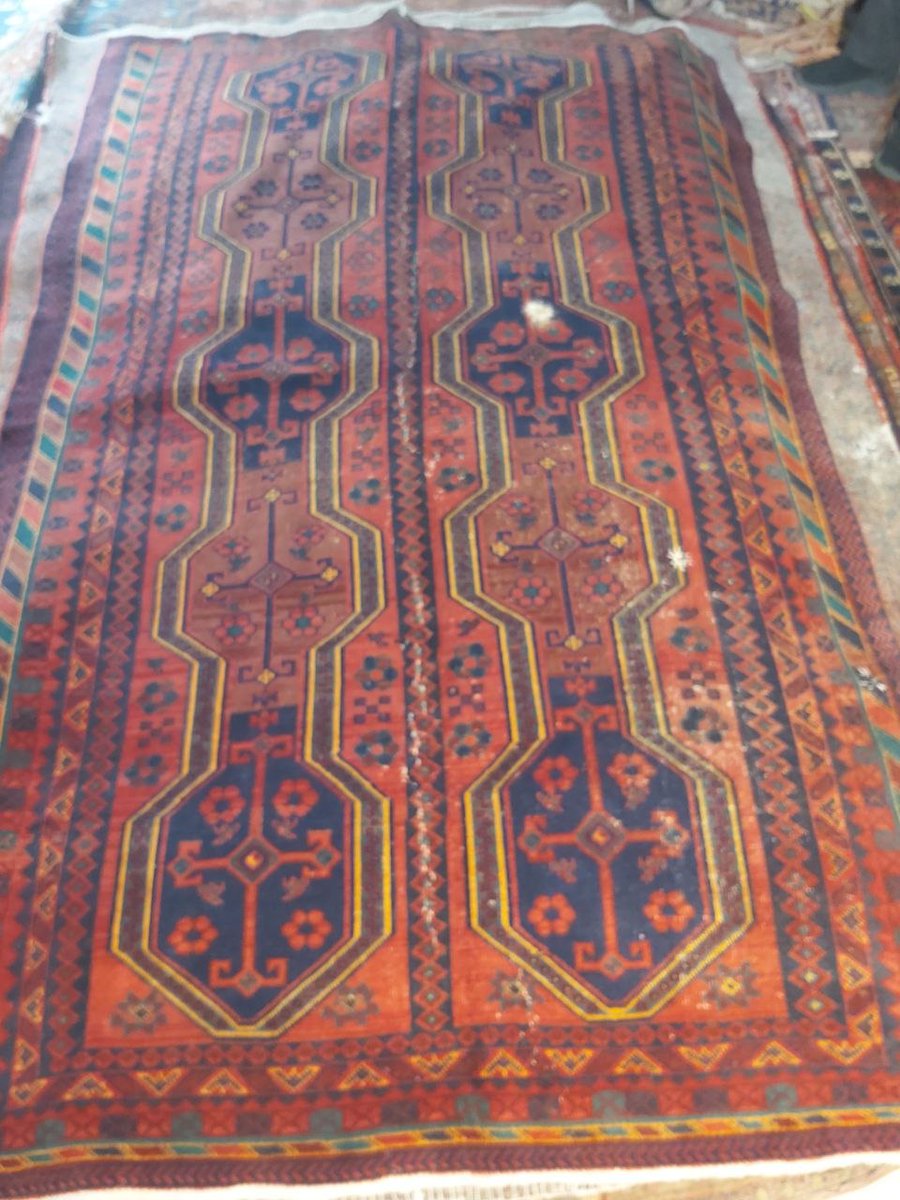 carpetdom's tweet photo. Designers: stop building memorable rooms with forgettable rugs.

This authentic 50-year-old tribal rug features bold geometry, rich character, and genuine history. Perfect for Afrohemian, Fun Haus, and Boho interiors.

DM for specs and project sourcing. https://t.co/XTmaROLvs1