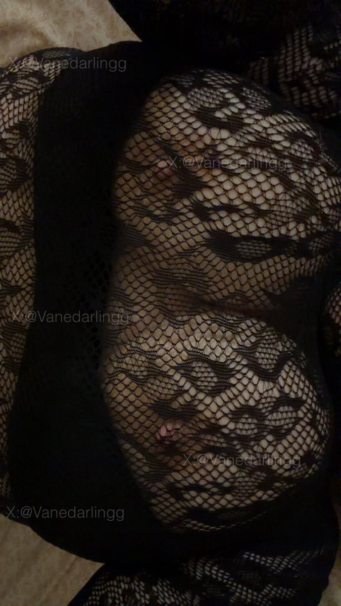 vanedarlingg's tweet photo. Tits in or out?.
#bbw #bbwlatina #latina #fat #feedee #chubbylover #chubbyfat #sexy #bustybbw #tits #boobs #nude #ContentCreator #nsfw https://t.co/Ze1rdTqwHM