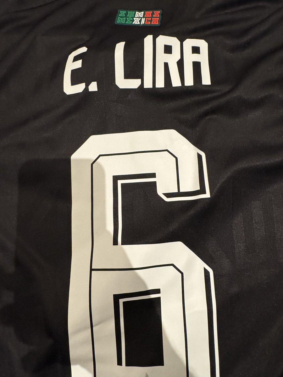 Javi_C21's tweet photo. The cleanest jersey in the tournament , let’s gooooo @miseleccionmxEN https://t.co/xfyokoarJy