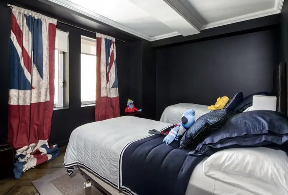 livef4ever's tweet photo. aparentemente liam e noel tinham esse apartamento juntos em nova york 🥴 decoração horrível senhor https://t.co/w3hz61RLou