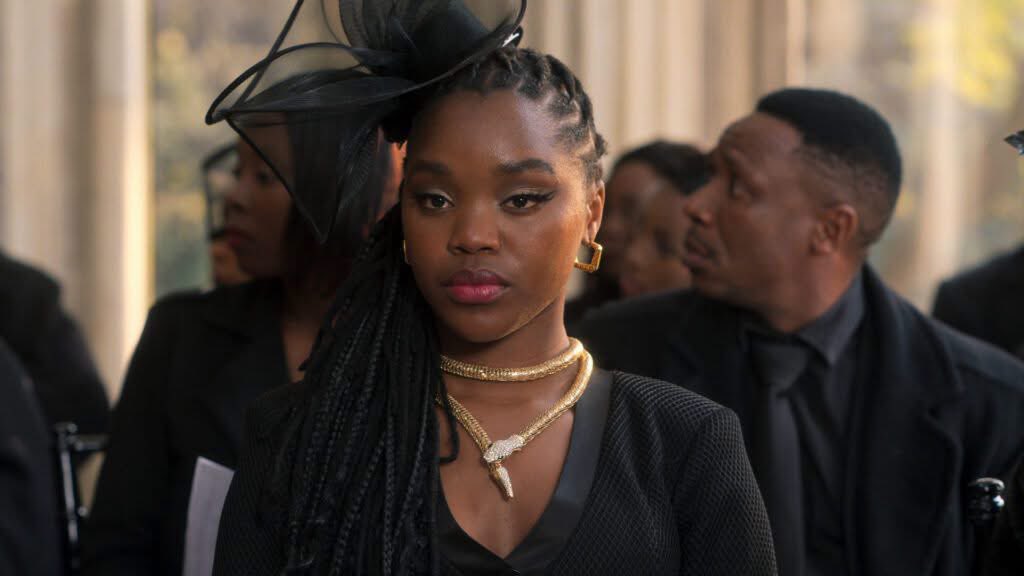 KLeeeyah's tweet photo. Can we please discuss Lindani?
Because at this point I don't know if she was looking for love, a husband, a father figure, a sponsor, a shareholder, or a family discount package.

When we first met Lindani, she was the sweet girl from the tavern. Quiet. Humble. Innocent.
😂😂😂

The writers must think we suffer from memory loss.

While Menzi was busy dreaming about dating Lindani, this girl was already conducting board meetings with the CEO himself.

Not Menzi.

Not boys her age.

JONASI GOMORA.

The father.

The sponsor.

The pension fund.

The retirement annuity.

The entire investment portfolio.

Then she falls pregnant and has a miscarriage. Jonasi disappears faster than free food at a family gathering, and who ends up paying the hospital bills?

JOYCE.

The wife.

Imagine paying hospital bills for your husband's girlfriend and not even knowing she's your husband's baby mama.

Netflix owes Joyce compensation for emotional damages.

But wait.

The part that finished me was when Joyce returned home and found Jonasi and Lindani upstairs planning their future like they were discussing a business merger.

"I'm going to be your fourth wife."

"We'll have twins."

Twins? 😭

The first child hadn't even arrived and these two were already discussing the sequel.

Then Joyce activated Premium Belt Edition!

No warnings.

No negotiations.

No family meeting.

Just immediate implementation.

Lindani ran downstairs so fast she nearly qualified for the Olympics, only to find Menzi and her best friend waiting there.

Imagine explaining to someone who crushes you that you've been dating his father.

Imagine explaining to your best friend that you've been sleeping with her dad.

Imagine explaining to both of them at the same time.

Then Matipha arrived asking the real questions:

"Is THIS the girl that gave me gonorrhoea?"
😭😭😭

At that point the house wasn't a home anymore.

It was a crime scene.

And if that wasn't enough...
After Jonasi dies, Lindani starts dating Menzi.

MENZI.

The son.

Ladies and gentlemen, this is not a love triangle.

This is a family tree under attack.

At this point I'm convinced Lindani wasn't looking for a man.
She was applying for permanent residence in the Gomora family.

My verdict:
Lindani saw poverty, looked it in the eye, and said:
"Not on my watch."

Rate Lindani from 1-10.

And be honest...

Did Lindani love Jonasi?
Or was she conducting a long-term wealth acquisition strategy? 👀🍿
#ThePolygamist