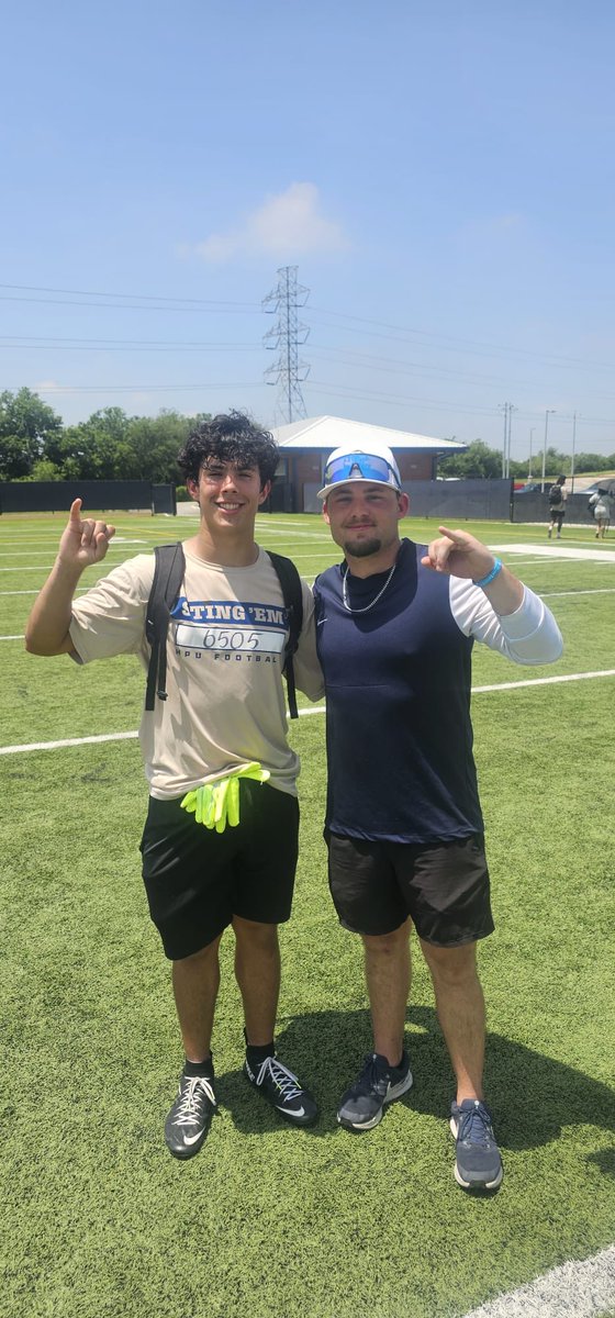 LeonelMirelesIV's tweet photo. Blessed to receive an Offer from Howard Payne University. Thank you Jesus 
@justin3kay @hputxfootball 
@Jalil_Johnson21 https://t.co/tbxbGvFUh9
