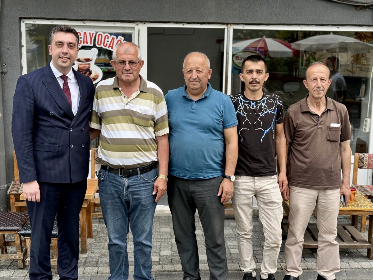 tcguce's tweet photo. Kaymakamımız Sayın Ali Can ULUDAĞ, veda ziyaretleri kapsamında esnaflarımızla bir araya geldi. Gösterdikleri samimiyet ve destek için teşekkür eden Kaymakamımız, helallik isteyerek tüm esnaflarımıza hayırlı ve bereketli kazançlar diledi. https://t.co/fxbrXVgwd6