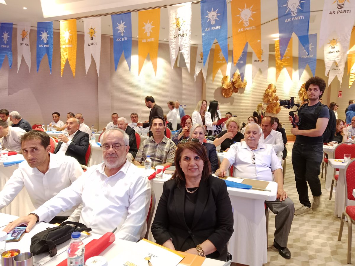 AkPartiBalcova's tweet photo. Yarımada Genişletilmiş İlçe Başkanları ve Yönetimleri İstişare ve Değerlendirme Toplantımızı büyük bir coşku ve motivasyonla gerçekleştirdik. 
@Bilalsaygili @akpartiizmir @avaydinkayacan @ersozuhal35 @BalcovaAk https://t.co/LWzqLFTmqE