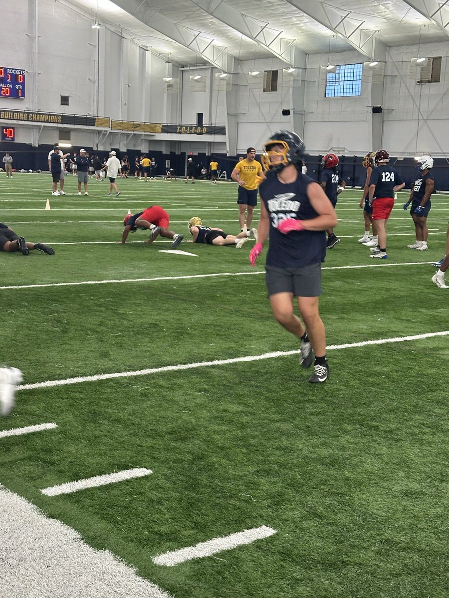 ryankoch_6's tweet photo. Had a great experience at the @ToledoFB camp. Had a lot of great reps and got great coaching
@Coach_Chaffee 
@PrepRedzoneMI 
#football #classof2029
#linebacker #ryankoch_6 https://t.co/h5GSMkmZxY