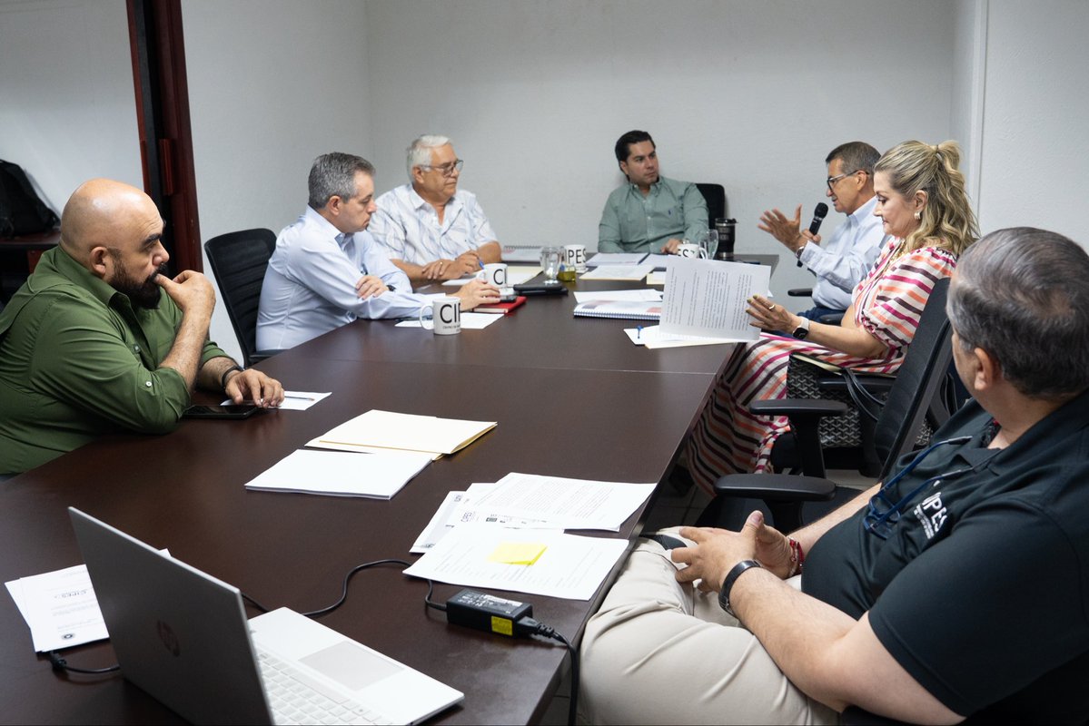 DelValleColosio's tweet photo. En la Comisión de Desarrollo Urbano seguimos avanzando en la actualización de la Ley de Ordenamiento Territorial y #DesarrolloUrbano de #Sonora incorporando propuestas ciudadanas y del sector inmobiliario para construir ciudades más ordenadas y sostenibles. 🌳🏢 https://t.co/wZ59umWECM