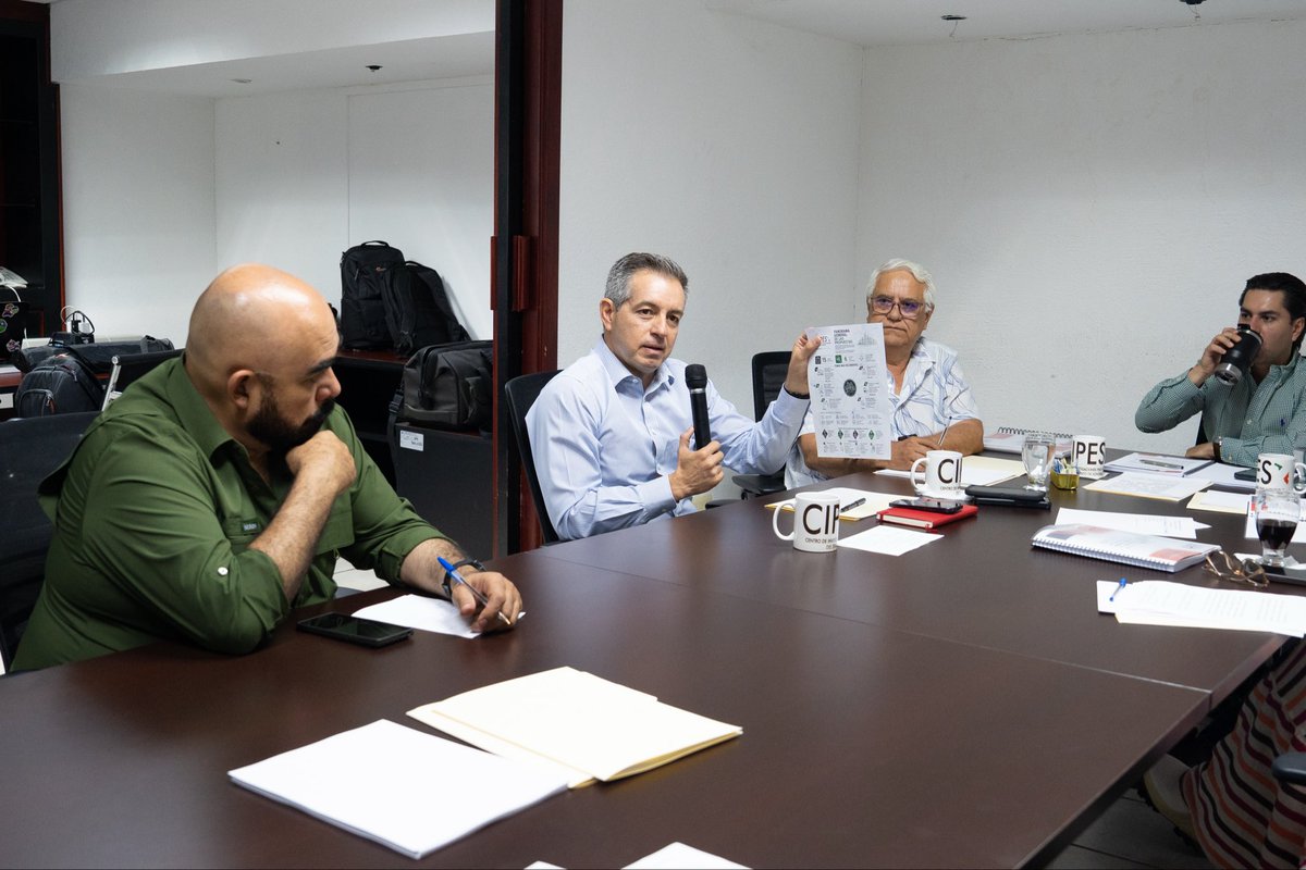 DelValleColosio's tweet photo. En la Comisión de Desarrollo Urbano seguimos avanzando en la actualización de la Ley de Ordenamiento Territorial y #DesarrolloUrbano de #Sonora incorporando propuestas ciudadanas y del sector inmobiliario para construir ciudades más ordenadas y sostenibles. 🌳🏢 https://t.co/wZ59umWECM