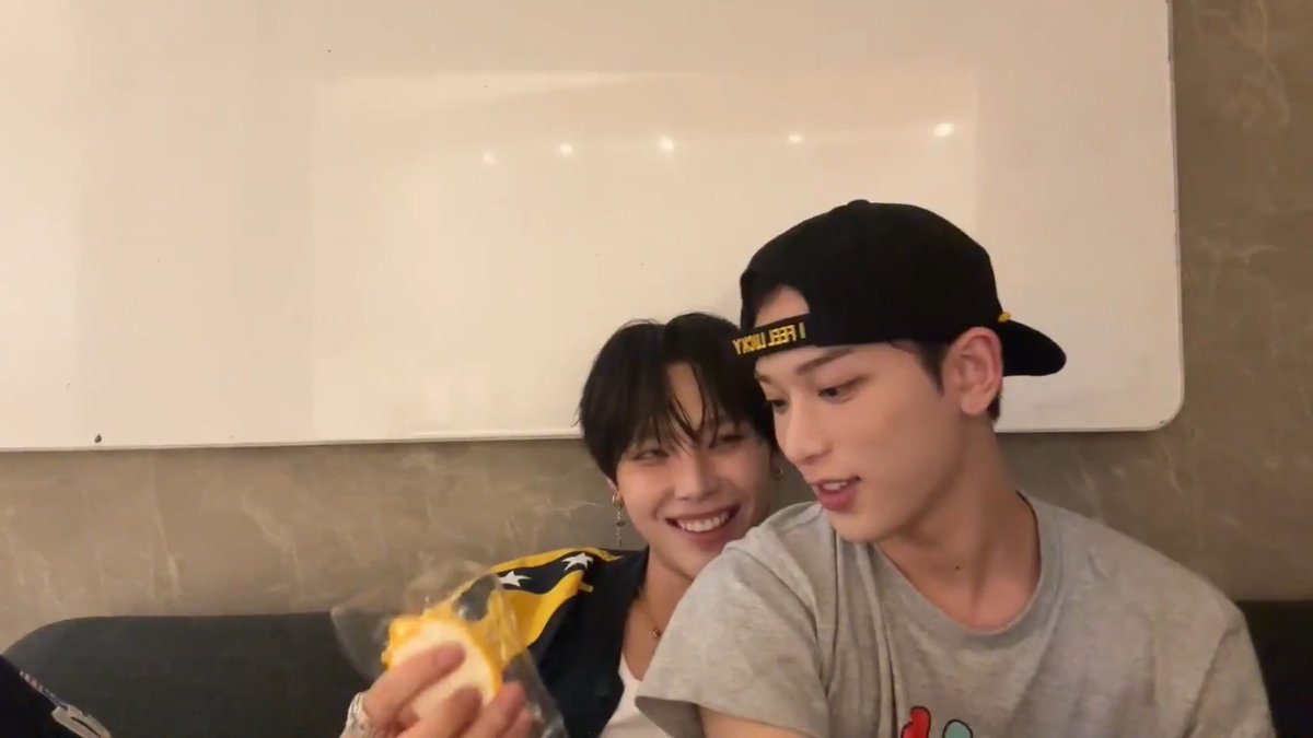 nicoruas's tweet photo. complaining about the room temperature being 'too hot' but they’re literally sitting attached at the hip like this https://t.co/RIlxrkQukX