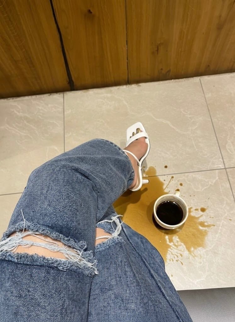 princess_drove's tweet photo. L!ck it clean and make my floor shine again I’ll add some spit for your reward 😂 https://t.co/RGsYUdPYG4