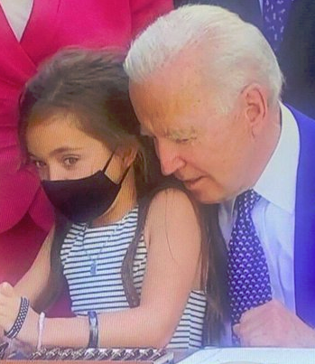 NormRyl's tweet photo. @kriskartel718 @krassenstein @TheMightyMagnet I don't have to explain anything.
You, being a stupid POS, should explain why you're so gullible to believe that a mentally defective pedophile with dementia was able to fool you &amp; your kind that the border was closed &amp; secure &amp; he was "sharp as a tack."
You schmuck. https://t.co/6Dxzv3KpYu