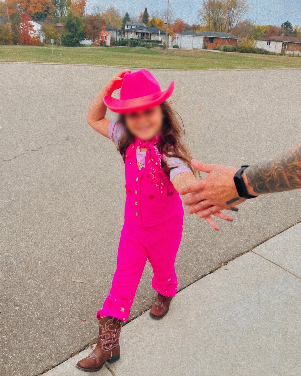 Goon_Dad_EDC's tweet photo. Thank you again @DaisyOutdoor for getting this kindergarten graduate out here training! She’s proud of her first loadout 😎🎯

Air Rifle | @DaisyOutdoor 

Safety Glasses | @GirlswthGuns 

Snack cake | @Hostess_Snacks 

Bandaids | @Walmart 

#girldad #daisyoutdoors #2a https://t.co/3WylMDjZgz
