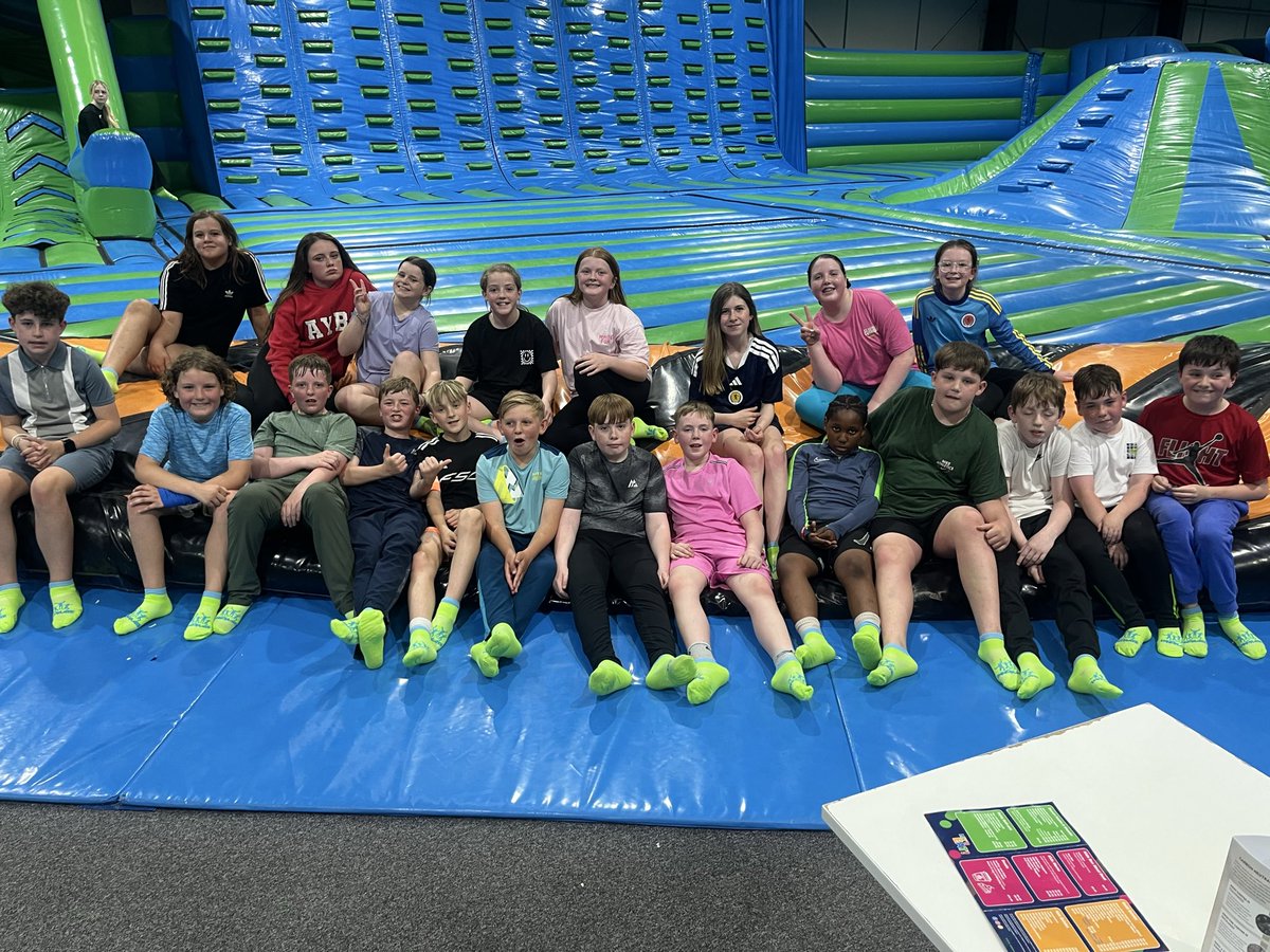 DempseyMartine's tweet photo. P7’s enjoying another leavers event 💙@our_joseph https://t.co/yPKcgwqIxc