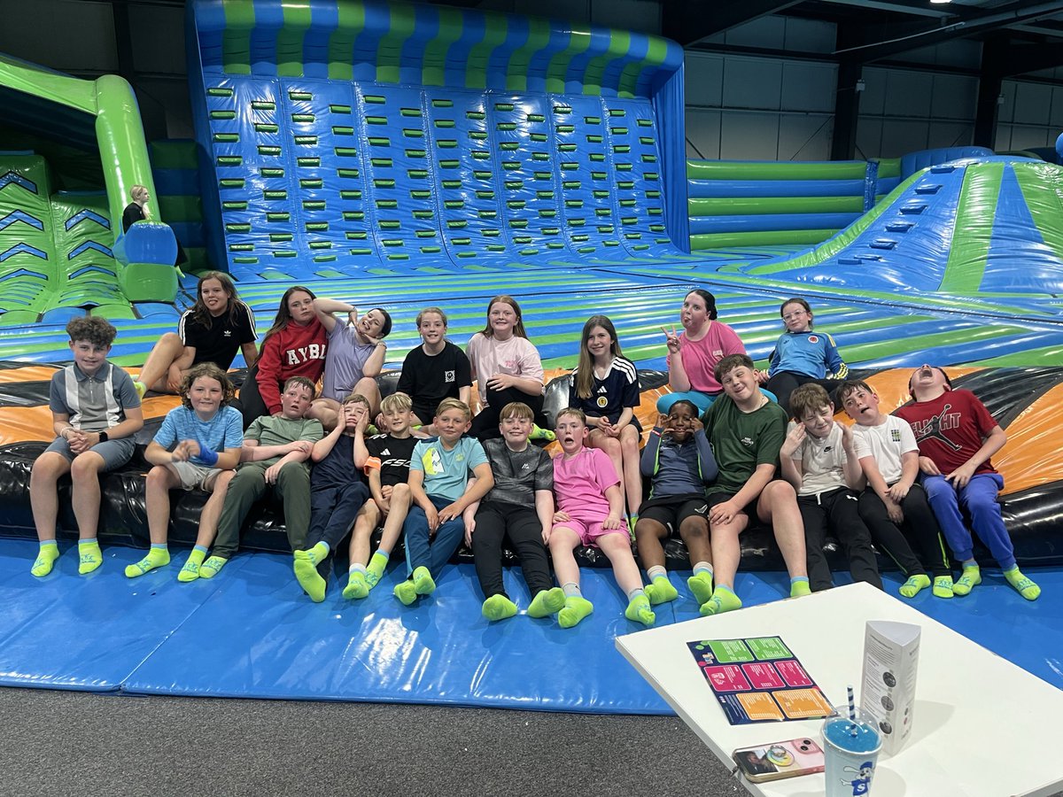 DempseyMartine's tweet photo. P7’s enjoying another leavers event 💙@our_joseph https://t.co/yPKcgwqIxc