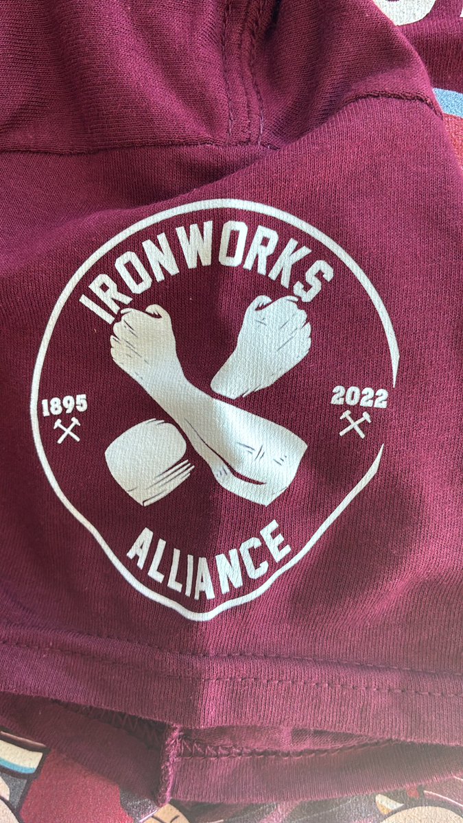 Se10Pat's tweet photo. After a long day at work it was a pleasure to get home and find the postman had delivered this quite tremendous t-shirt from the new IWA shop. 
These will be all the rage next season so get in quick before they sell out! https://t.co/0qbc69dMYk @TonyCottee9 @MaccaFrank @IWA1895 https://t.co/ohqcCnzcXH