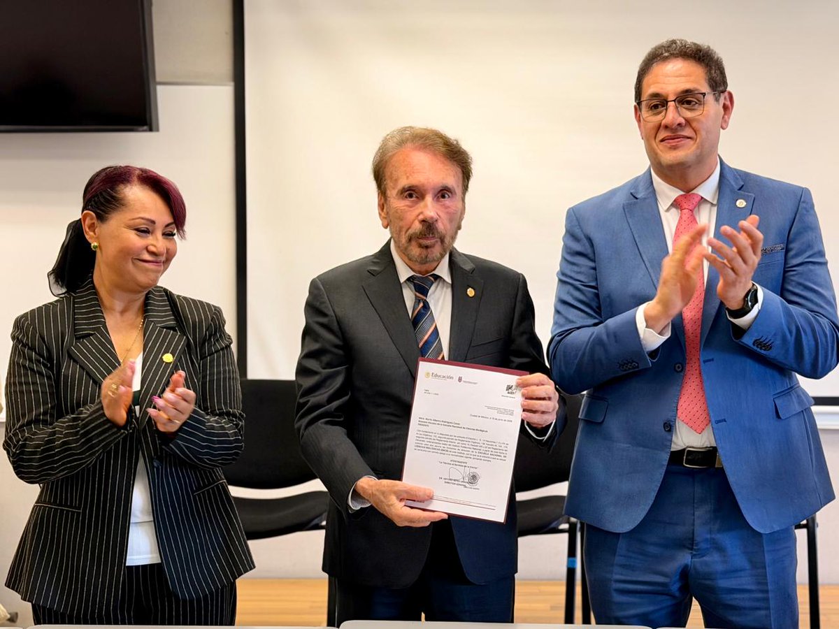 SecretariaIPN's tweet photo. ¡Huélum para ENCB! Esta tarde tomó protesta el Dr. Mario Alberto Rodríguez Casas como Maestro Decano con funciones de Director de esta Unidad Académica.
Estamos seguros de que su compromiso con la institución contribuirá al desarrollo integral dela #ComunidadPolitécnica @IPNENCB https://t.co/aIdKKKLadM