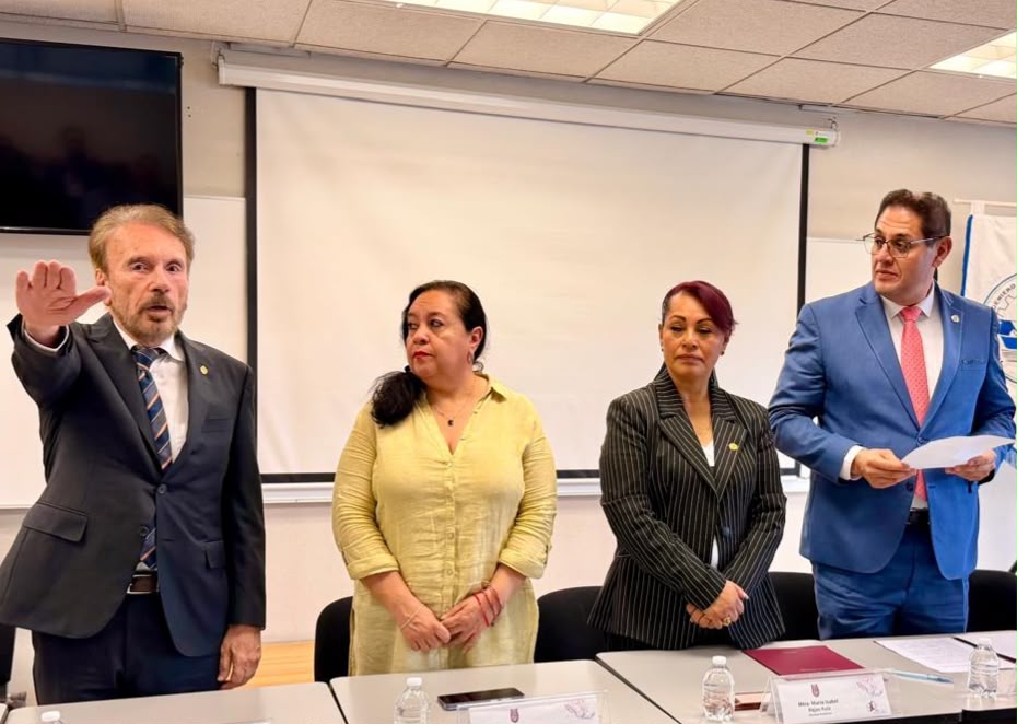 SecretariaIPN's tweet photo. ¡Huélum para ENCB! Esta tarde tomó protesta el Dr. Mario Alberto Rodríguez Casas como Maestro Decano con funciones de Director de esta Unidad Académica.
Estamos seguros de que su compromiso con la institución contribuirá al desarrollo integral dela #ComunidadPolitécnica @IPNENCB https://t.co/aIdKKKLadM