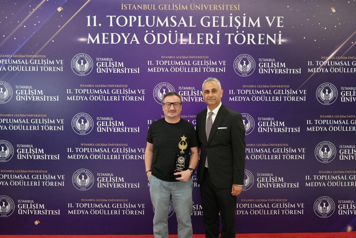 alisemin's tweet photo. 🏆Üniversitemiz tarafından düzenlenen 11.Toplumsal Gelişim ve Medya Ödülleri,alanında önde gelen isimler ödül aldı.Ödül töreninde Sultan Sarohan’a Toplumsal Duyarlılık ve Sanatsal Katkı Ödülünü ve Erdem Yılmaz’a Genç Kuşaklara İlham Veren Sanatçı Ödülünü takdim ettim.
@gelisimedu https://t.co/rHBjsViDmd